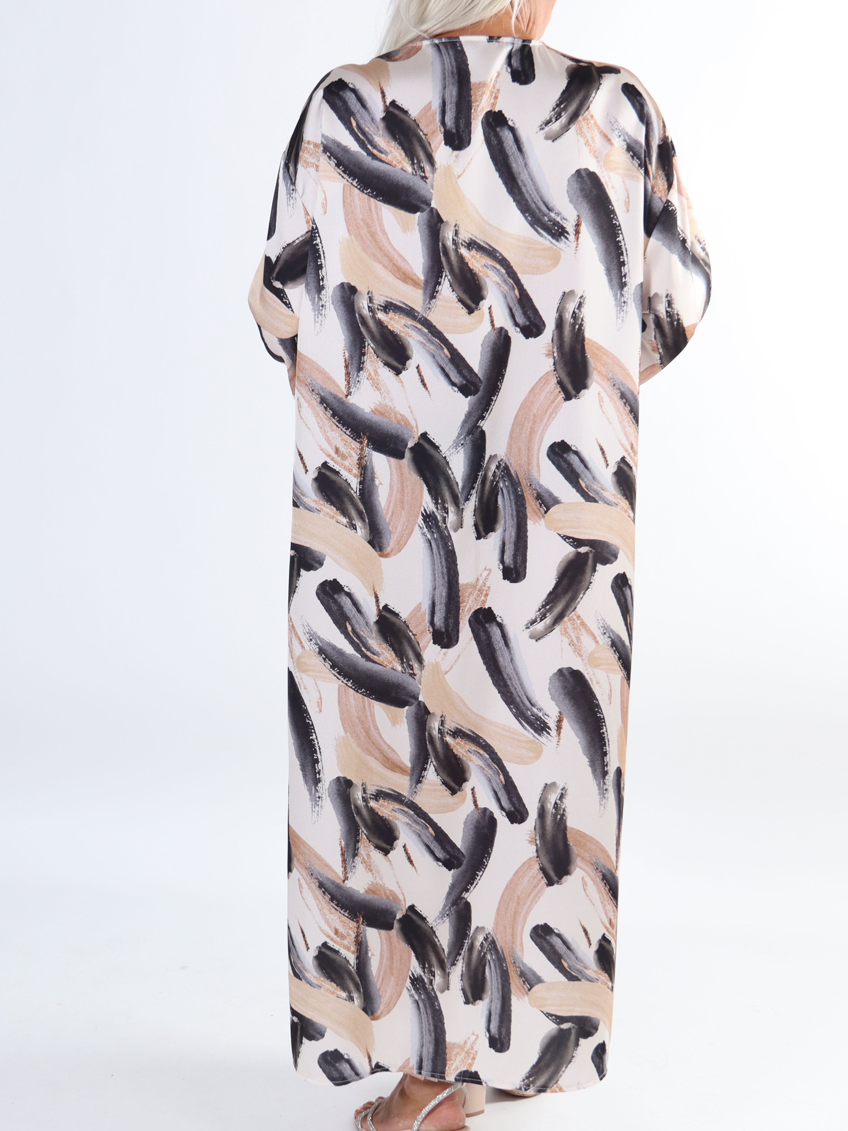 Ivanna - Lang mønstret plus size tunikakjole i silkelook